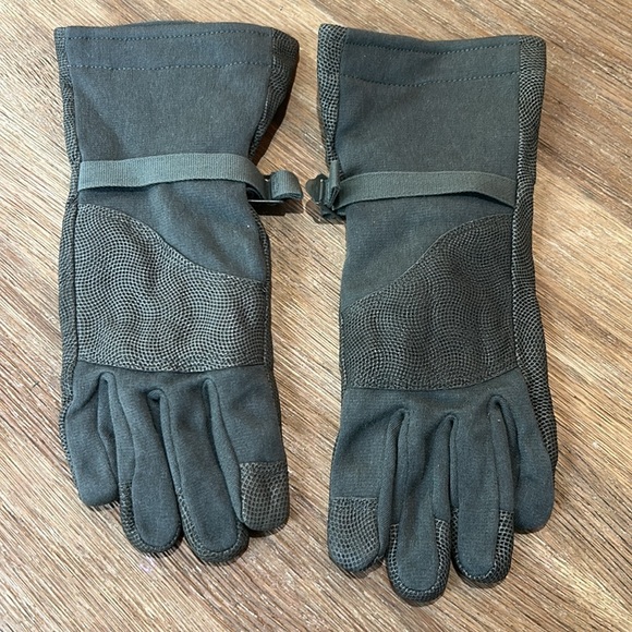 NWT Military Gloves size Medium - Picture 1 of 6